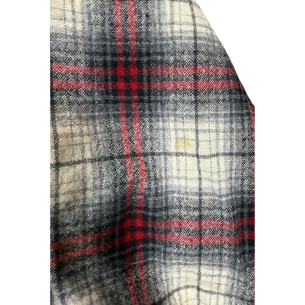 Vtg Pendleton Men 100% Virgin Wool Flannel Red Black Plaid Large - Picture 4 of 6